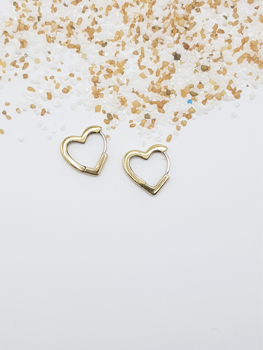 Bambu Gold Heart Hoop Earrings _E916-2612