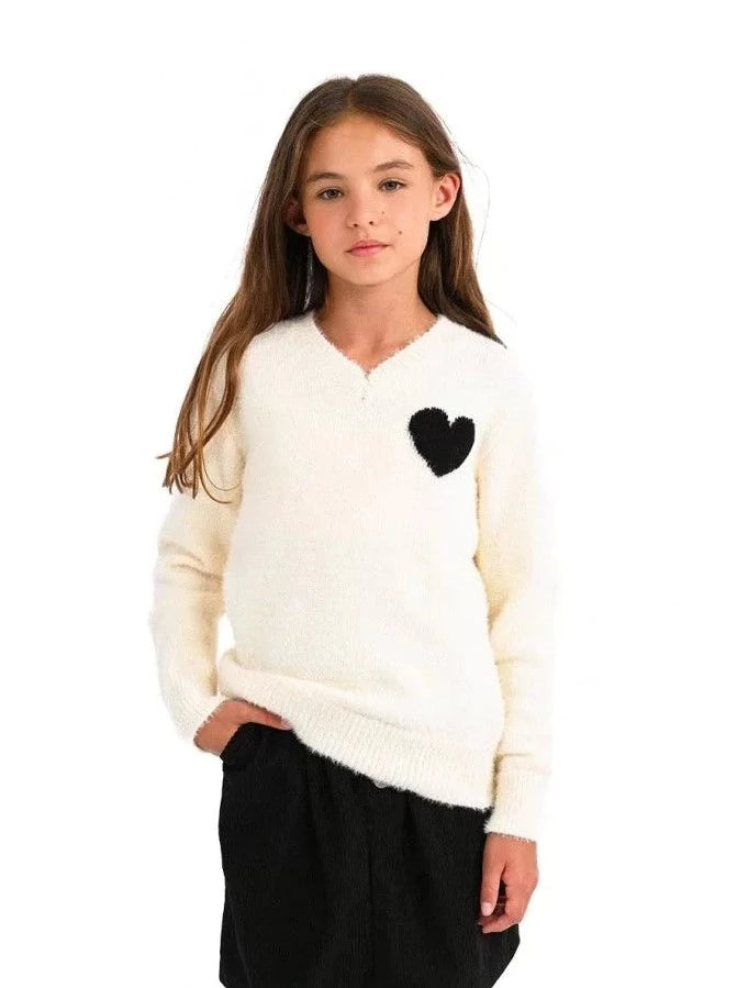 Mini Molly Off White V-Neck Sweater w heart _MMLA1373BN23-0311