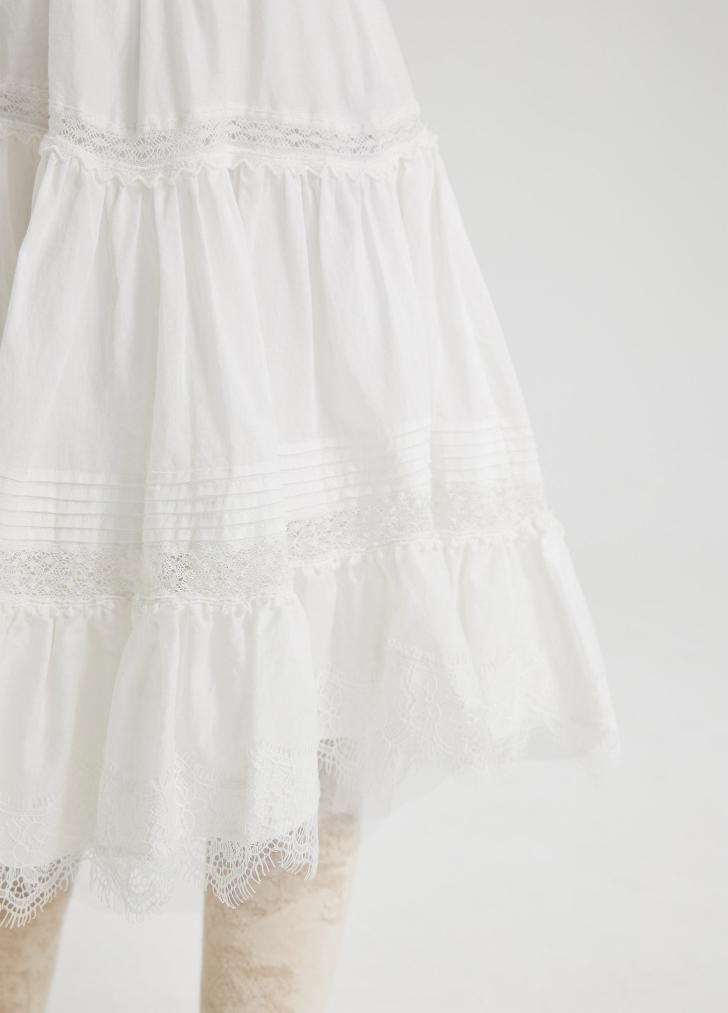 JNBY Short Skirt w/Ruffles _White 1M4D00500-103