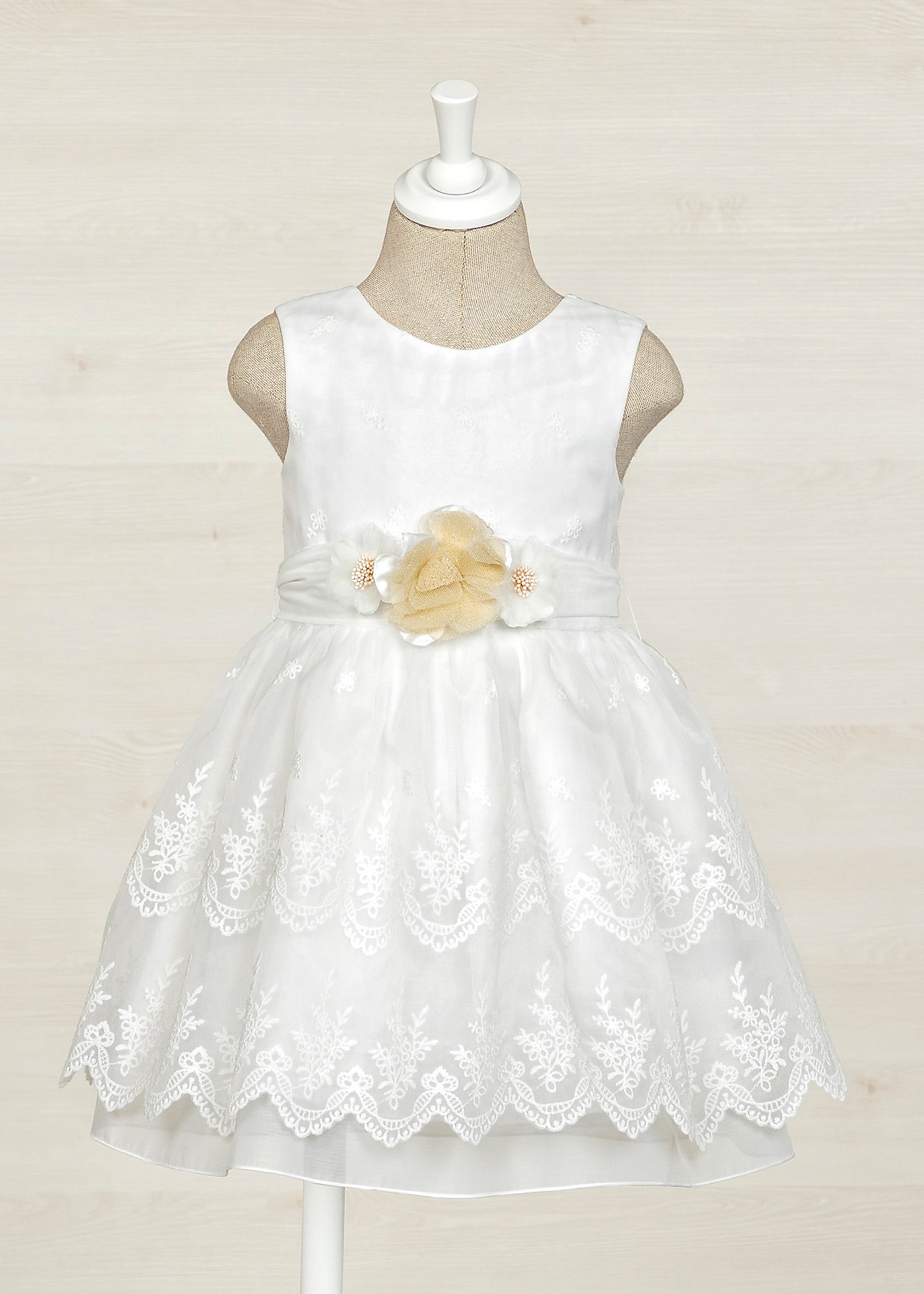 Abel & Lula Sleeveless Lace Dress w/Contrast Flower _White 5022-096