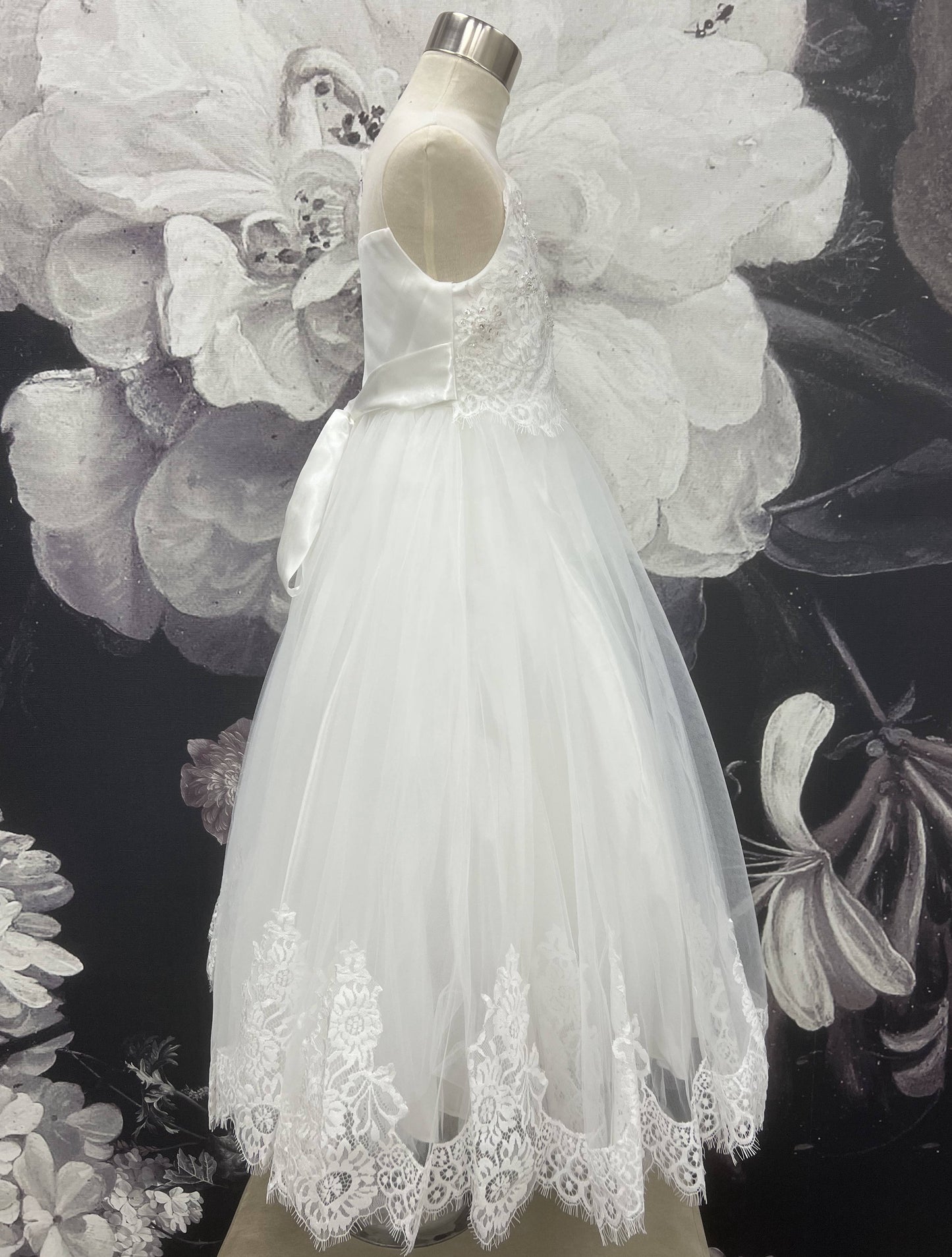 JL Tulle Lace Dress w/Mesh Neckline _White KD7007